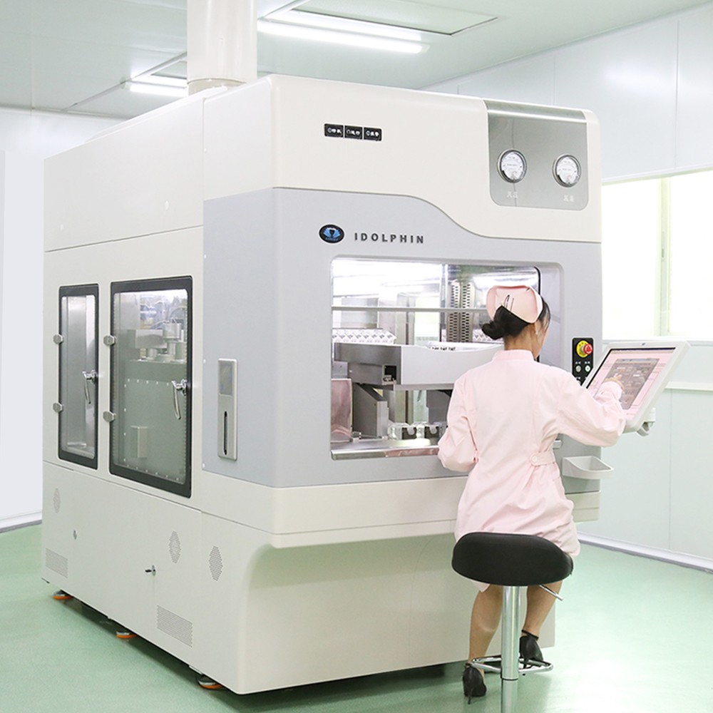 抗腫瘤化療藥物調配機器人(HT7 ) 